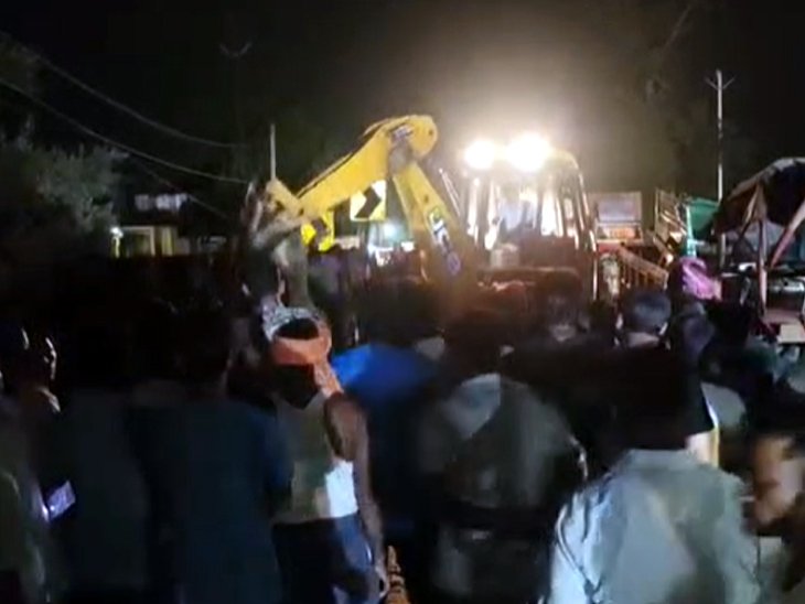 रामगढ़-बोकारो रोड़ NH-23 पर बस और ऑटो के बीच भीषण टक्कर, दो की मौत, आधा दर्जन यात्री घायल