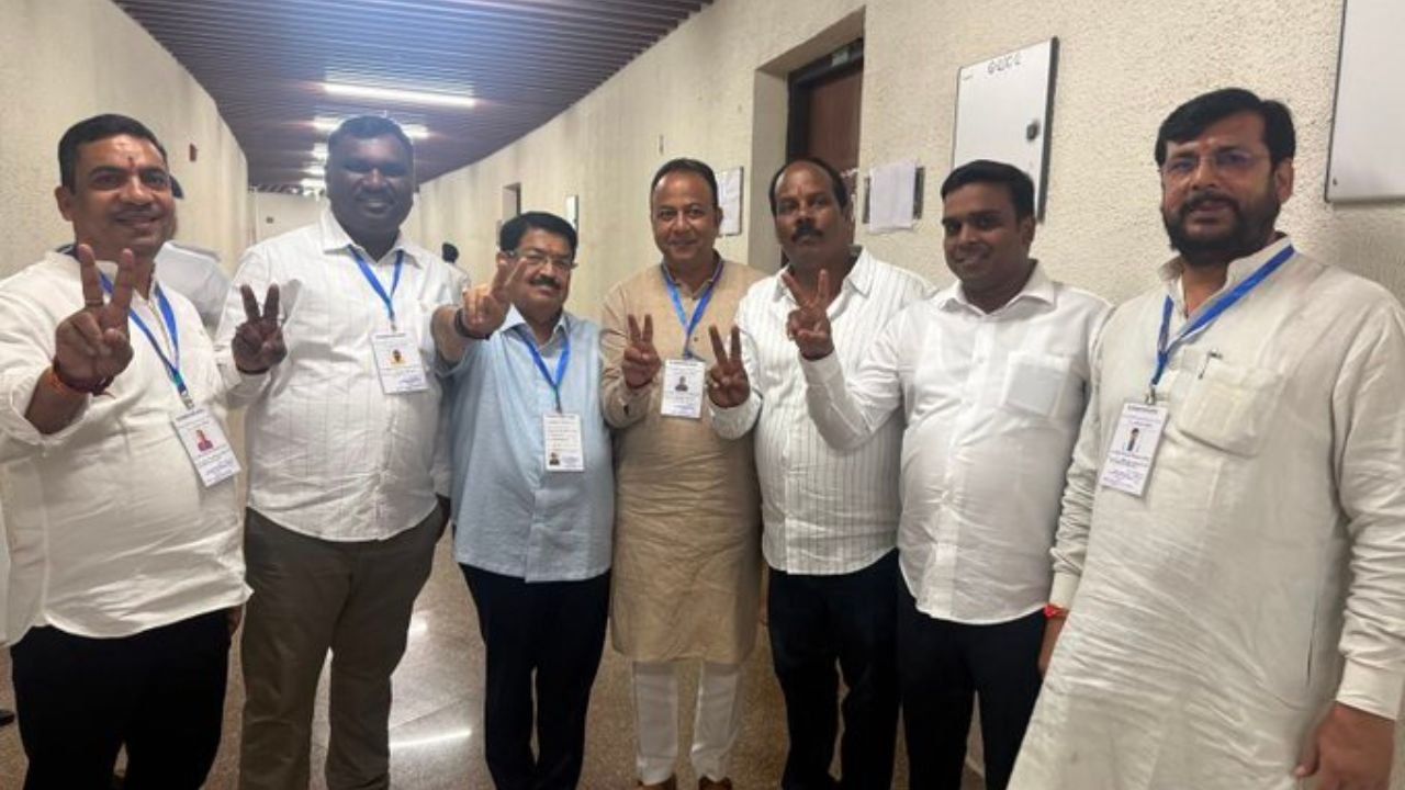 Jharkhand Rajya Sabha Chunav Result: कांग्रेस पार्टी को बड़ा झटका, प्रणव झा हारे, NDA समर्थक परिमल नाथवानी जीते
