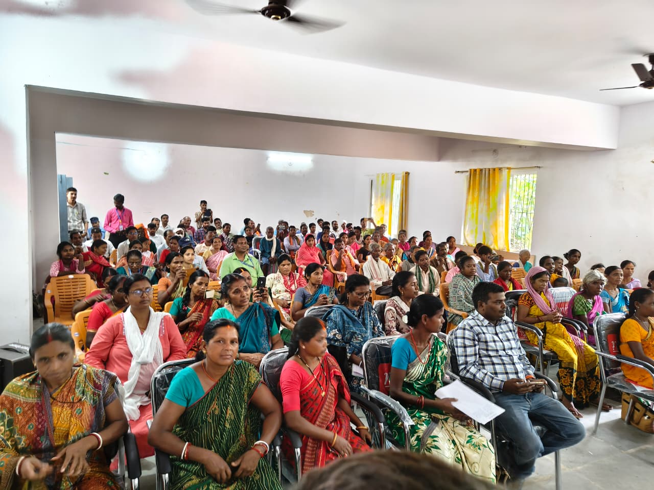 लोहरदगा के पेशरार में राष्ट्रीय अनुसूचित जनजाति आयोग की सदस्य डा.आशा लकड़ा का जनसंवाद :आदिवासी इलाकों की समस्याओं पर अफसरों को दिया एक्शन प्लान 11 1 6