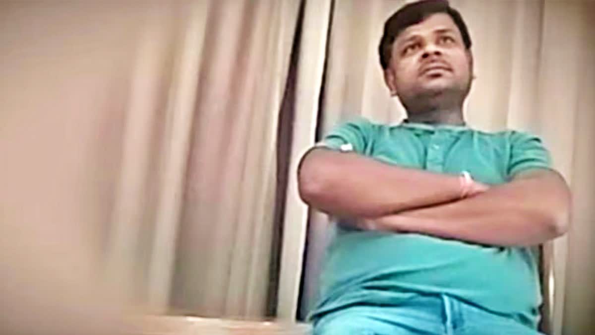 महाराष्ट्र TET पेपर लीक घोटाले का मास्टरमाइंड बिजेंद्र गुप्ता गिरफ्तार, पहले पटना से हुई थी पत्नी की गिरफ्तारी
