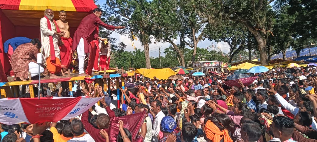 लोहरदगा में आस्था का महासंगम : घुरती रथ यात्रा के साथ धाम लौटे महाप्रभु, जय जगन्नाथ के जयघोष से गूंजा पूरा शहर से लेकर प्रखंड मुख्यालय 4 4 12