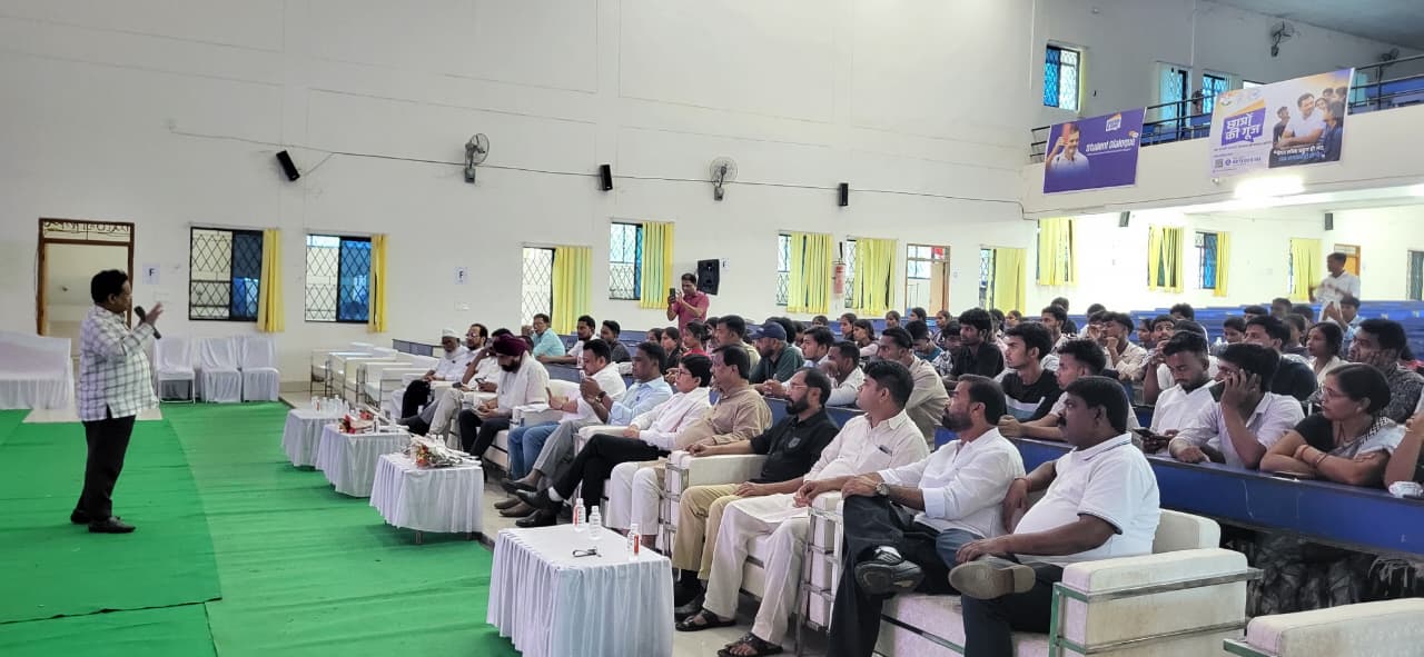 लोहरदगा कांग्रेस जिलाध्यक्ष सुखैर भगत की अध्यक्षता में छात्रों की गूंज अभियान का आयोजन, पार्टी सह-प्रभारी सीरिबेल्ला प्रसाद ने विद्यार्थियों को किया संबोधित 7 7 10