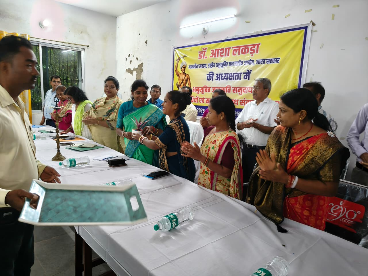 लोहरदगा के पेशरार में राष्ट्रीय अनुसूचित जनजाति आयोग की सदस्य डा.आशा लकड़ा का जनसंवाद :आदिवासी इलाकों की समस्याओं पर अफसरों को दिया एक्शन प्लान 6 7 5