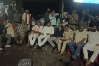 चतरा में CRPF जवान की मौत के बाद हुआ विरोध-प्रदर्शन 60 घंटे बाद हुआ खत्म, प्रशासन-प्रदर्शनकारियों के बीच बनी सहमति