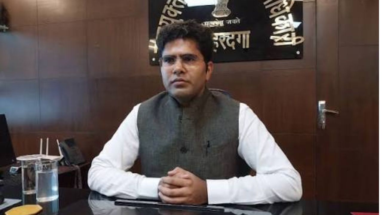 लोहरदगा में SIR-2026 में शत-प्रतिशत उपलब्धि, 2.93 लाख मतदाताओं के गणना प्रपत्रों का डिजिटाइजेशन पूरा, 5 अगस्त को प्रकाशित होगी प्रारूप मतदाता सूची
