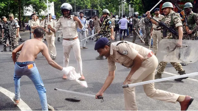 पटना में हुए प्रदर्शन को लेकर 500 अज्ञात लोगों पर FIR, 40 पुलिस हिरासत में,Youtubers भी रडार पर