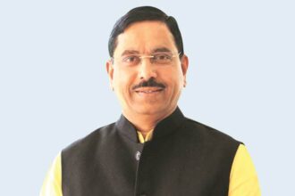 प्रह्लाद जोशी नए शिक्षा मंत्री बने,धर्मेंद्र प्रधान के इस्तीफे के बाद दिया गया प्रभार
