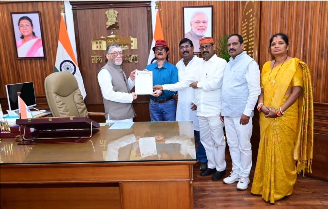 झारखंड के राज्यपाल से मिले चंद्रवंशी समाज के प्रतिनिधिमंडल, पिछड़े समाज को समान अधिकार और पूरा आरक्षण की मांग की 1 Screenshot 2026 07 09 215241