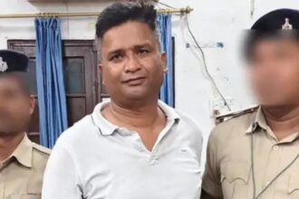अवर सचिव ₹20 हजार रिश्वत लेते गिरफ्तार, पटना में निगरानी विभाग ने आफिसर्स फ्लैट से रंगे हाथ पकड़ा