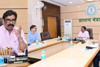 मुख्यमंत्री हेमंत सोरेन ने की पथ निर्माण विभाग की समीक्षा बैठक, राज्य के सभी सड़कों का जियो टैगिंग कराने को निर्देश