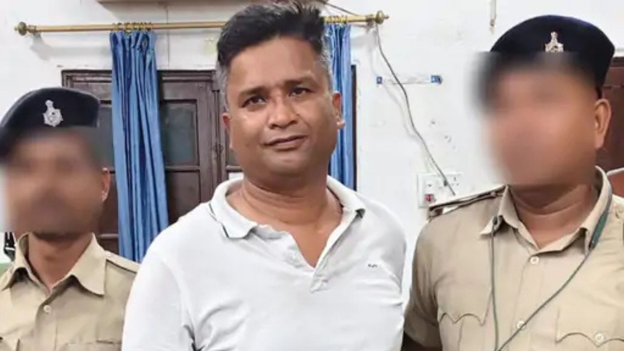 अवर सचिव ₹20 हजार रिश्वत लेते गिरफ्तार, पटना में निगरानी विभाग ने आफिसर्स फ्लैट से रंगे हाथ पकड़ा