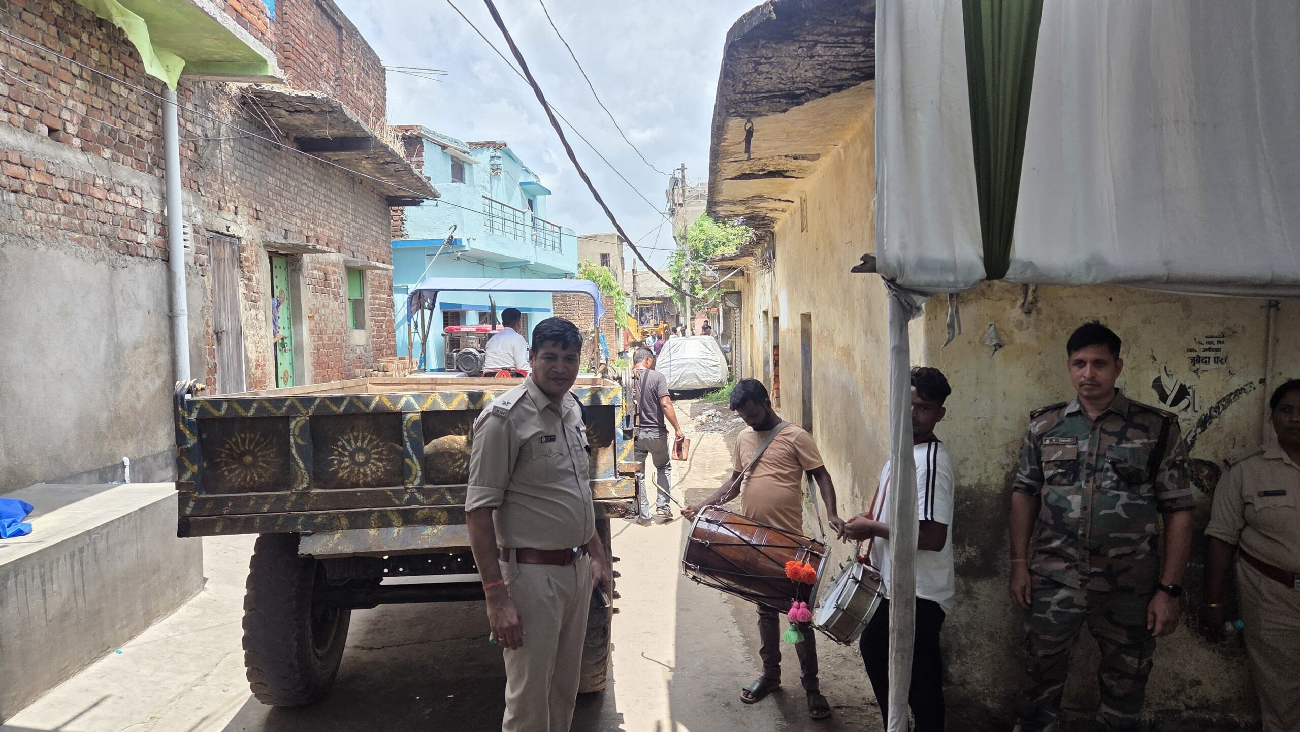 गैंगस्टर प्रिंस खान के खिलाफ धनबाद पुलिस का एक्शन, वासेपुर स्थित घर पर चलाया गया बुलडोजर 4 WhatsApp Image 2026 07 04 at 1.41.46 PM scaled