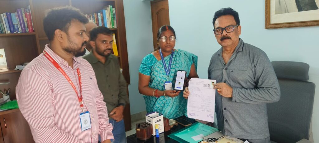 सांसद सुखदेव भगत ने BLO के माध्यम से भरा गणना प्रपत्र, सभी पात्र मतदाताओं से SIR अभियान में सहयोग की अपील, सांसद ने कहा- शुद्ध मतदाता सूची लोकतंत्र की सबसे मजबूत नींव
