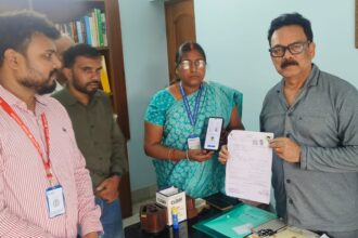 सांसद सुखदेव भगत ने BLO के माध्यम से भरा गणना प्रपत्र, सभी पात्र मतदाताओं से SIR अभियान में सहयोग की अपील, सांसद ने कहा- शुद्ध मतदाता सूची लोकतंत्र की सबसे मजबूत नींव