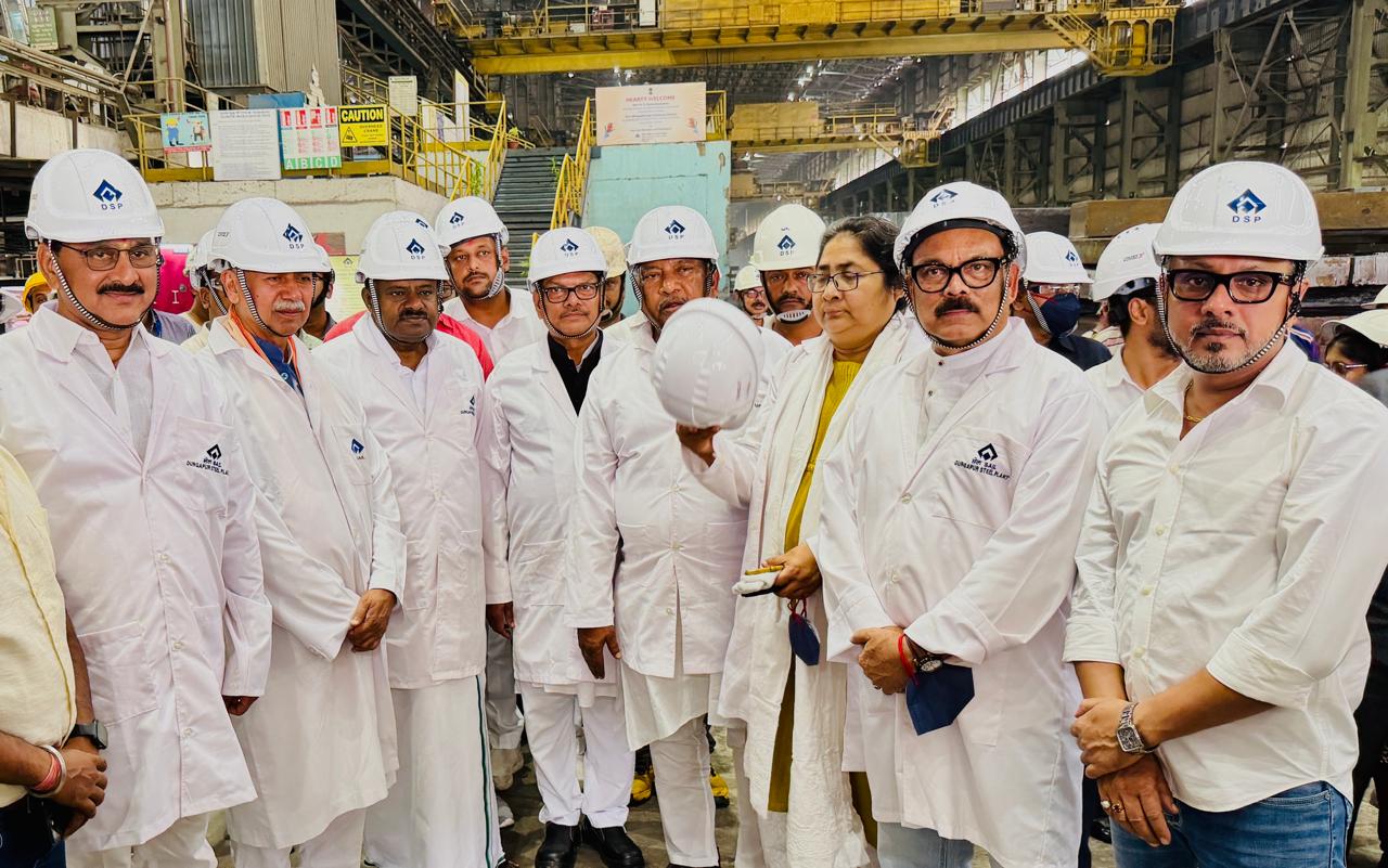 केंद्रीय इस्पात परामर्शदात्री समिति ने किया दुर्गापुर स्टील प्लांट का किया निरीक्षण, सांसद सुखदेव भगत और केंद्रीय मंत्री एच.डी. कुमारस्वामी भी रहे मौजूद 1 WhatsApp Image 2026 07 13 at 3.03.09 PM