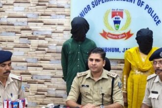 मां अपने दो बेटो के साथ कर रही थी ड्रग्स पेडलर का काम, जमशेदपुर पुलिस ने ब्राउन शुगर के अवैध धंधे को किया बेनकाब
