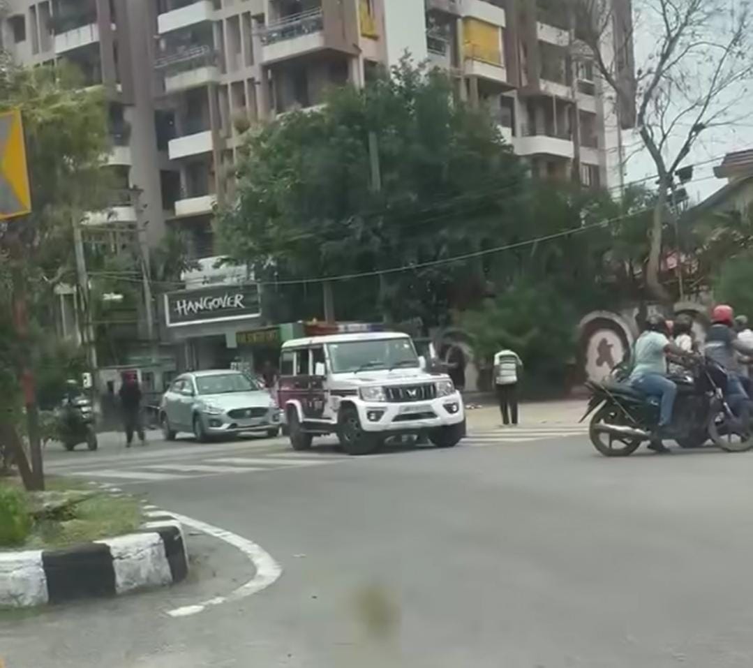 रांची में पुलिस चेकिंग के दौरान थार चालक की दबंगई, सिपाही को रौंदकर फरार; सिर में गंभीर चोट