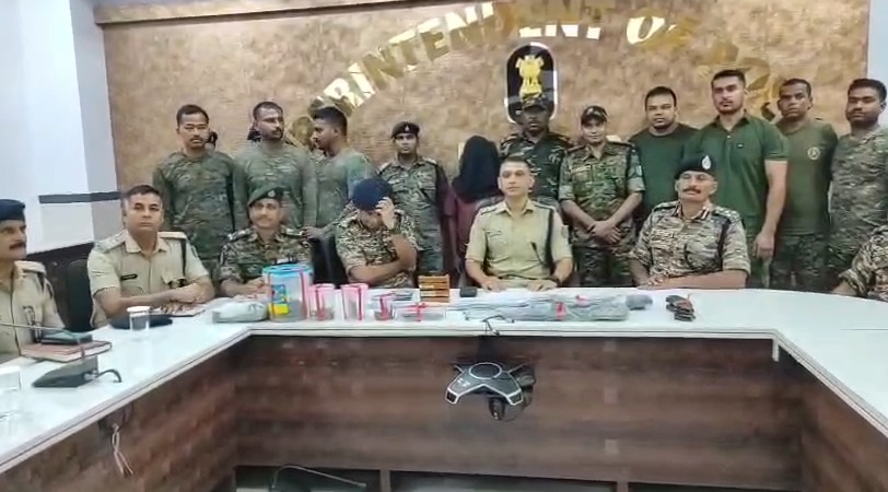झारखंड का मोस्ट वांटेड नक्सली 20 लाख का इनामी रविन्द्र गंझू गिरफ्तार, 154 खूनी वारदातों का मास्टरमाइंड AK-56 के साथ दबोचा गया