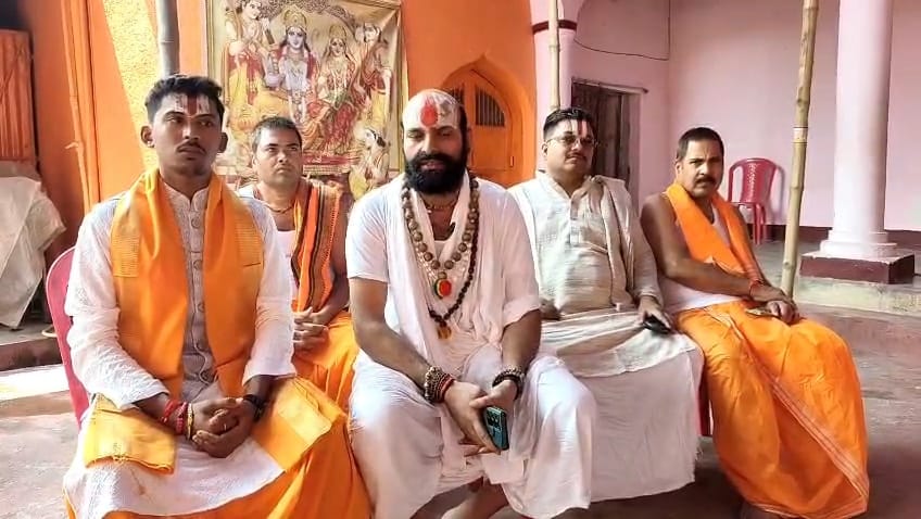 लोहरदगा ठाकुरबाड़ी मंदिर में भगवान जगन्नाथ, बलभद्र एवं देवी सुभद्रा का नेत्रदान उत्सव संपन्न, भव्य पूजा-हवन एवं भंडारे का आयोजन 6 WhatsApp Image 2026 07 15 at 2.26.22 PM