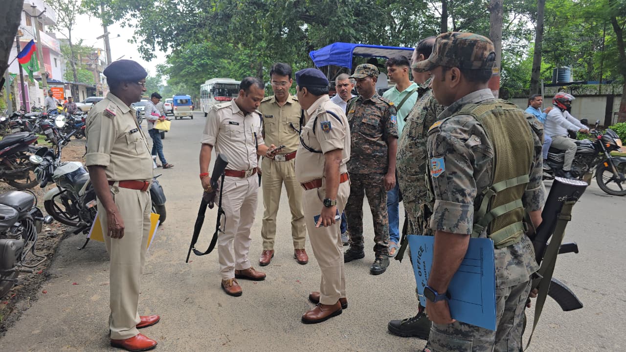 चतरा में SP आवास के सामने चली गोली, साथी गार्ड ने आंख में मारी गोली, मौके पर मौत; आरोपी दबोचा गया 3 WhatsApp Image 2026 07 21 at 4.12.26 PM