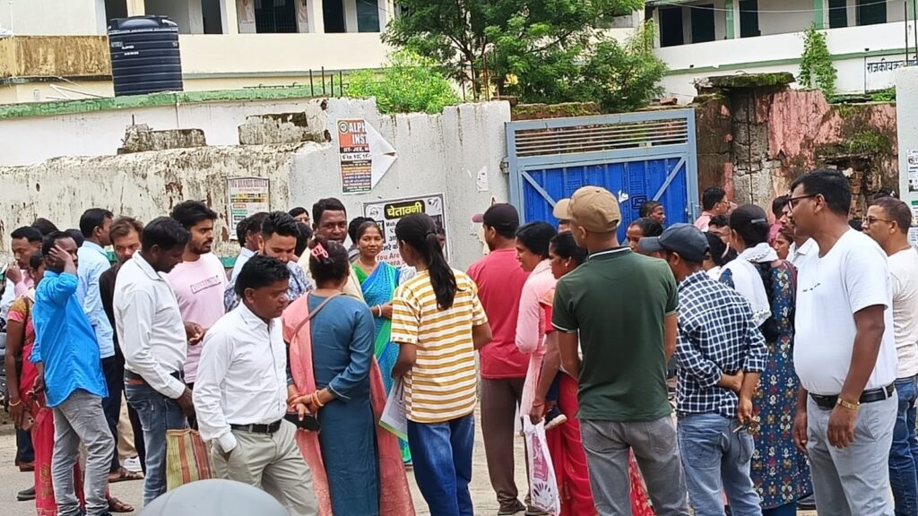 लोहरदगा में आवासीय विद्यालय प्रवेश परीक्षा पर उठे सवाल, फर्जी नामांकन की आशंका, जांच के घेरे में जीमा मध्य विद्यालय, शिक्षा विभाग ने जांच के दिए संकेत