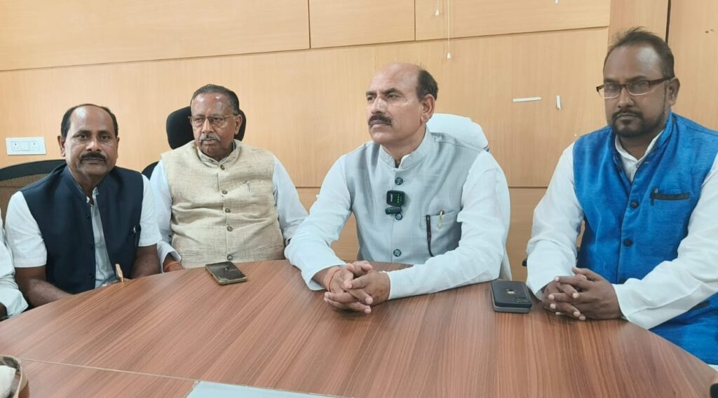 पलामू में कानून-व्यवस्था पर केएन त्रिपाठी का हमला, प्रभात मेहता हत्याकांड में पुलिस की भूमिका पर उठाए सवाल