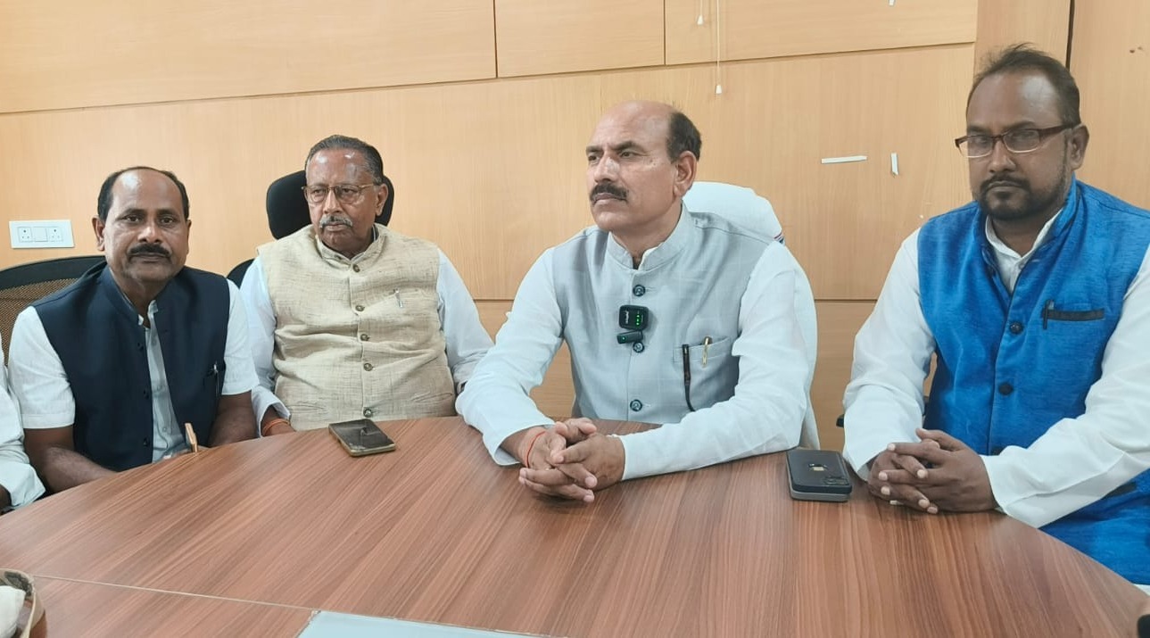 पलामू में कानून-व्यवस्था पर केएन त्रिपाठी का हमला, प्रभात मेहता हत्याकांड में पुलिस की भूमिका पर उठाए सवाल