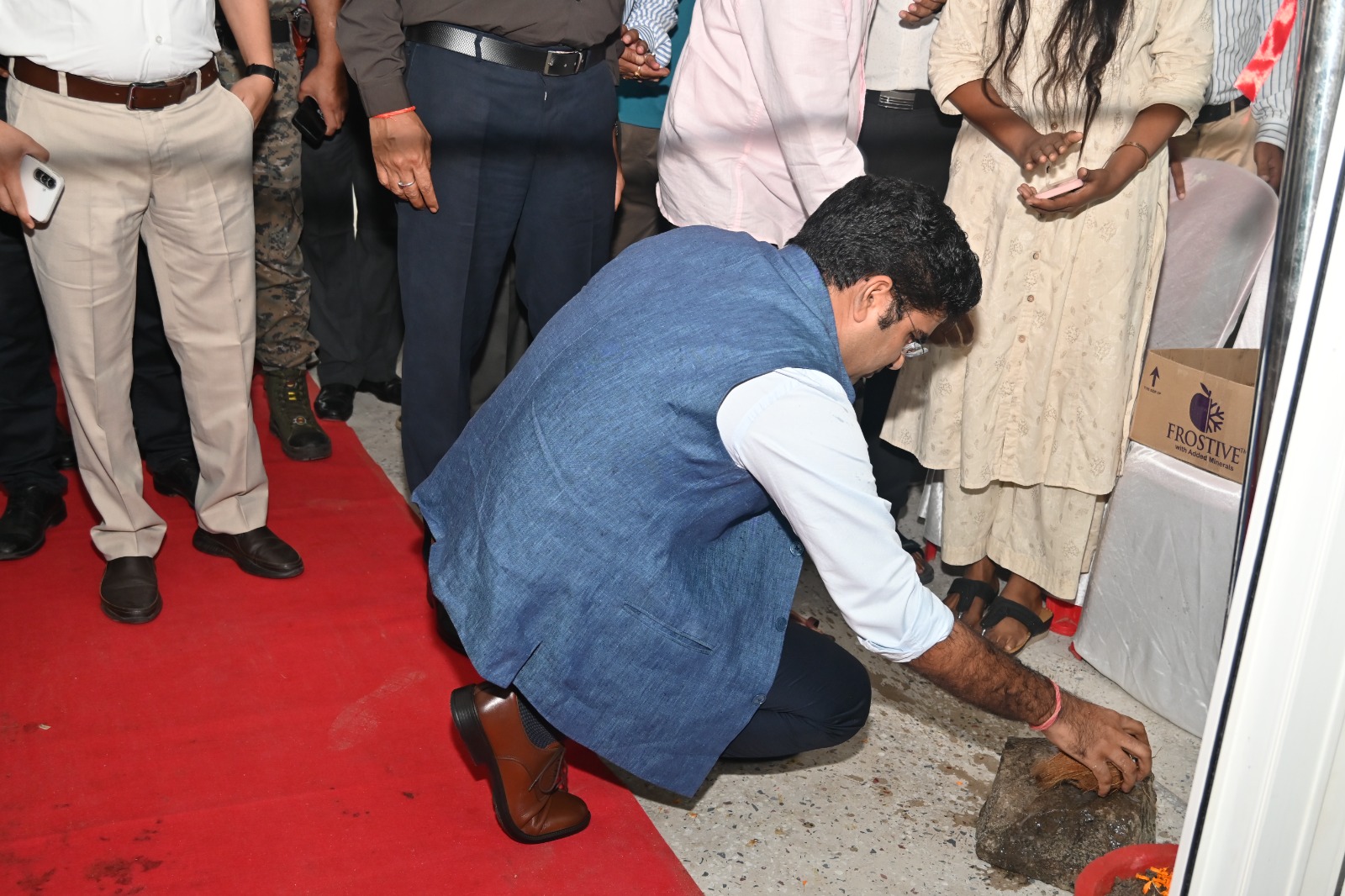 लोहरदगा में इंडोर स्टेडियम व जिम का हुआ लोकार्पण, DC ने कहा- जिले के खिलाड़ियों को बेहतर सुविधाएं देना हमारी प्राथमिकता 1 a 1