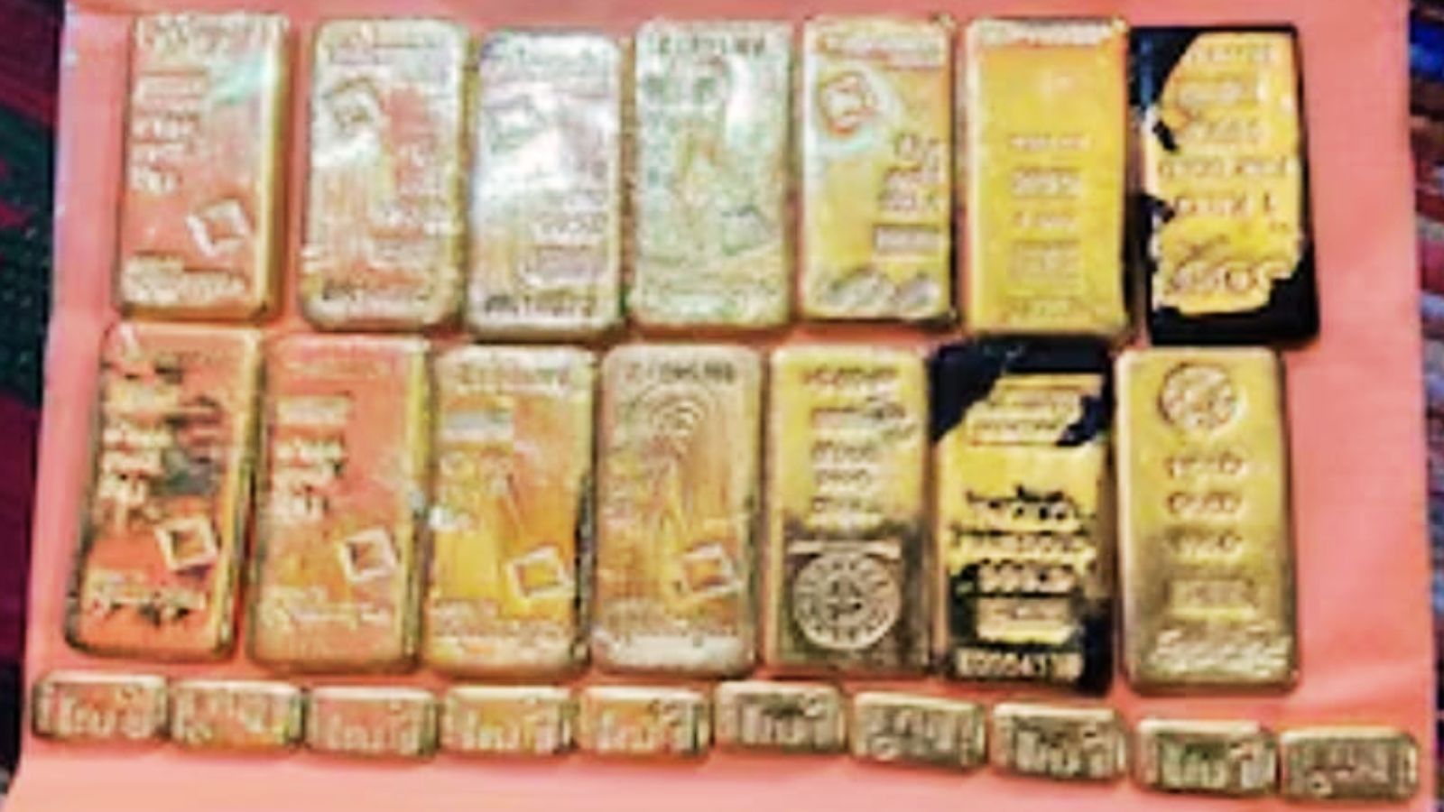 बालू माफिया के ठिकानों से 20 करोड़ से अधिक कैश बरामद, 15 किलो सोना भी जब्त 1 gold recovered at sand mafia m 6d3ad4