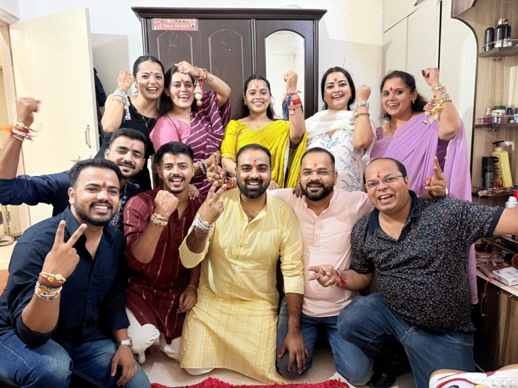 Raksha Bandhan: राखी के धागे में सजा भाई-बहन का रिश्ता, रांची में उमड़ा स्नेह का सैलाब