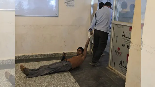 DMCH से आई शर्मनाक तस्वीर, ट्राली नहीं मिली तो मरीज को जमीन पर घसीटकर ले गए गार्ड