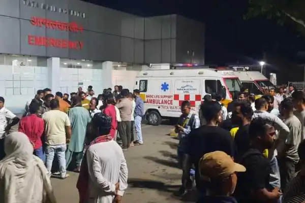 जमशेदपुर के वर्मा माइंस इलाके में नशे के वर्चस्व को लेकर फायरिंग, युवक को लगीं 3 गोलियां, स्थिति गंभीर