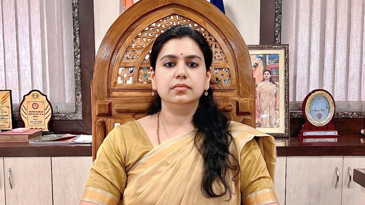 यूपी की IAS दिव्या मित्तल ने दिया इस्तीफा, सोशल मीडिया पर शेयर किया भावुक पोस्ट