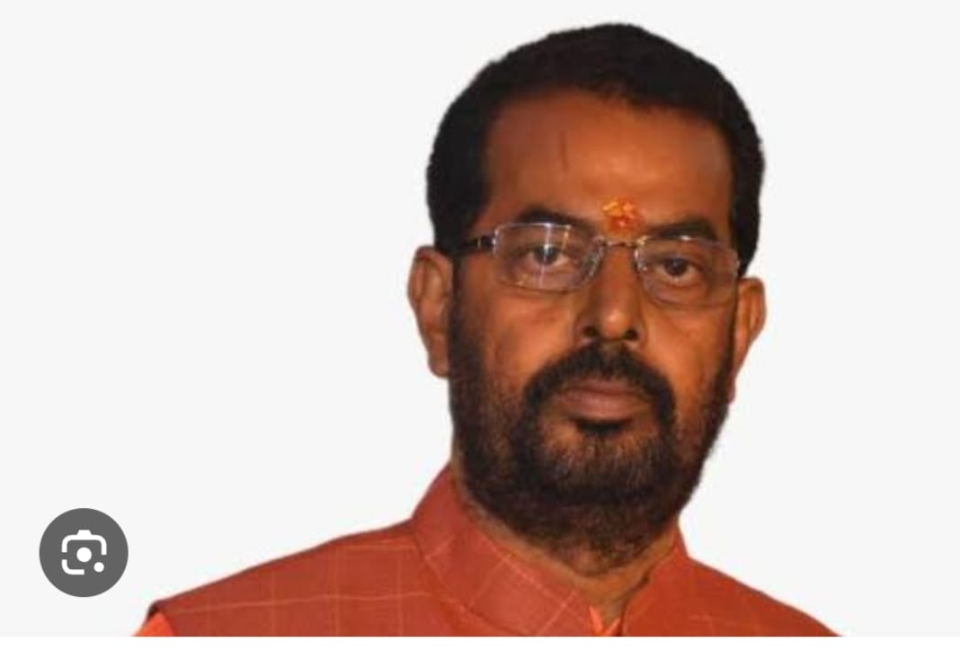 झारखंड राज्य कृषि विपणन पर्षद के अध्यक्ष रवींद्र सिंह पर पैसे लेने का आरोप, मंत्री ने रोके तबादले, जांच के दिये आदेश