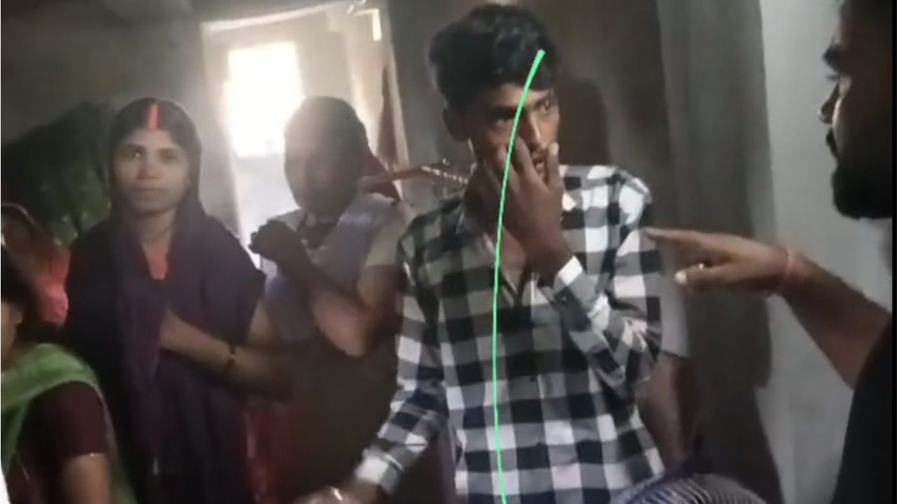 चतरा में धर्मांतरण की खबर के बाद हड़कंप, पैसे का प्रलोभन देने का आरोप, ग्रामीणों ने पुलिस से की शिकायत