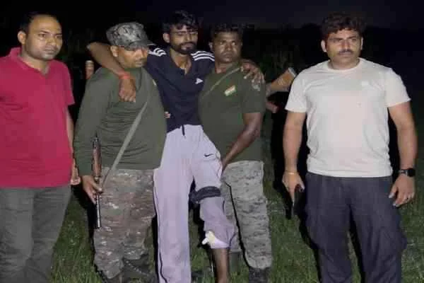 गैंगस्टर प्रिंस खान का गुर्गा अंकित कुमार पांडेय पुलिस मुठभेड़ में घायल, पैर में लगी गोली, हजारीबाग के 13 माइल गोलीकांड का है आरोपी 1 WhatsApp Image 2026 08 08 at 8.08.09 AM