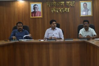 लोहरदगा में ग्रामीण विकास, आवास, सामाजिक सुरक्षा एवं आकांक्षी कार्यक्रमों की उपायुक्त ने की समीक्षा,लंबित आवास योजनाओं को समयबद्ध पूर्ण कराने एवं ग्रामीण क्षेत्रों में विकास योजनाओं की गति बढ़ाने का निर्देश