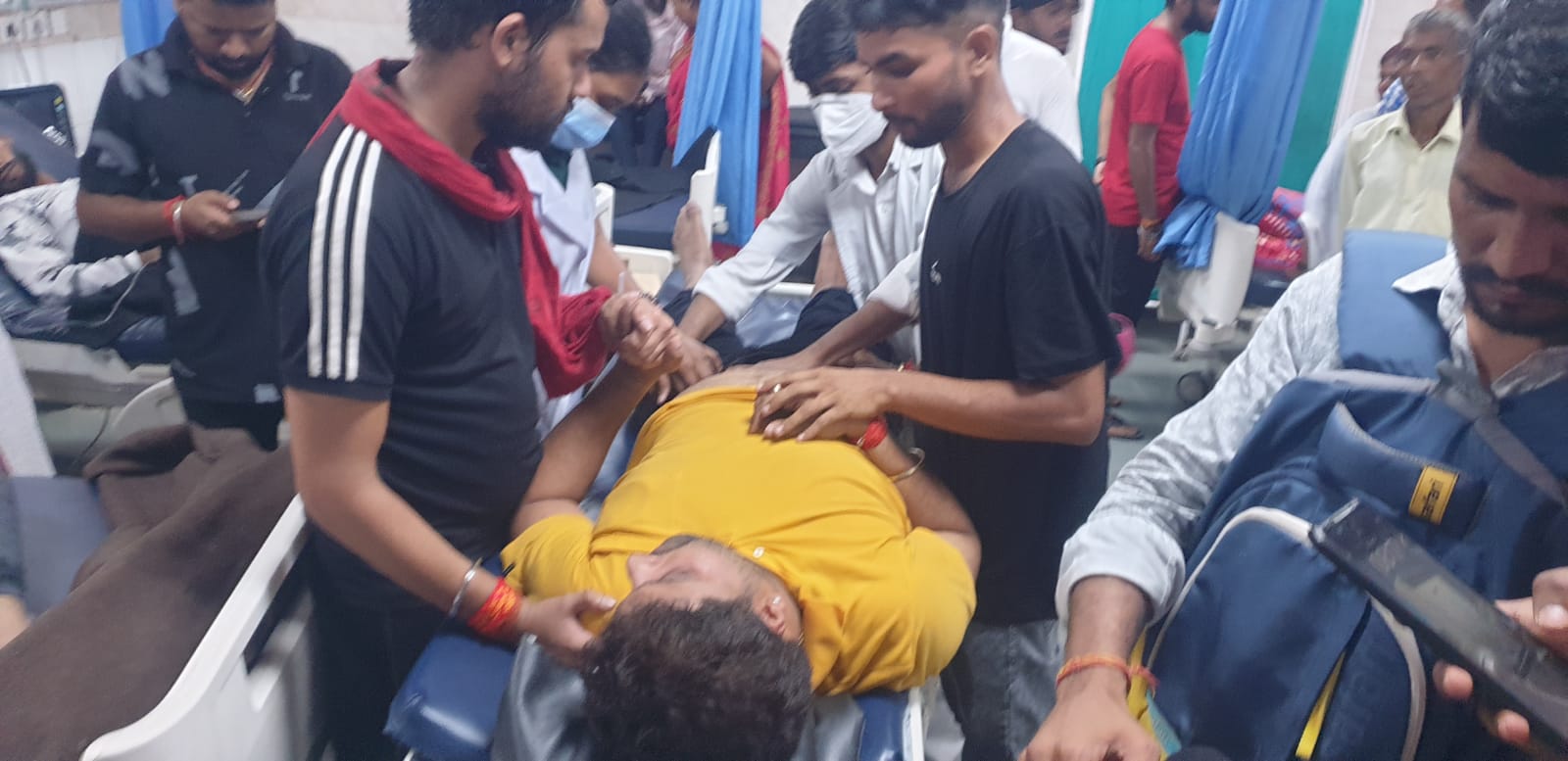रांची के एलबर्ट एक्का चौक पर पुतला दहन के दौरान हंगामा, JPSC-JSSC रिफॉर्म्स मंच और JMM कार्यकर्ताओं में झड़प 1 WhatsApp Image 2026 08 21 at 8.24.54 PM