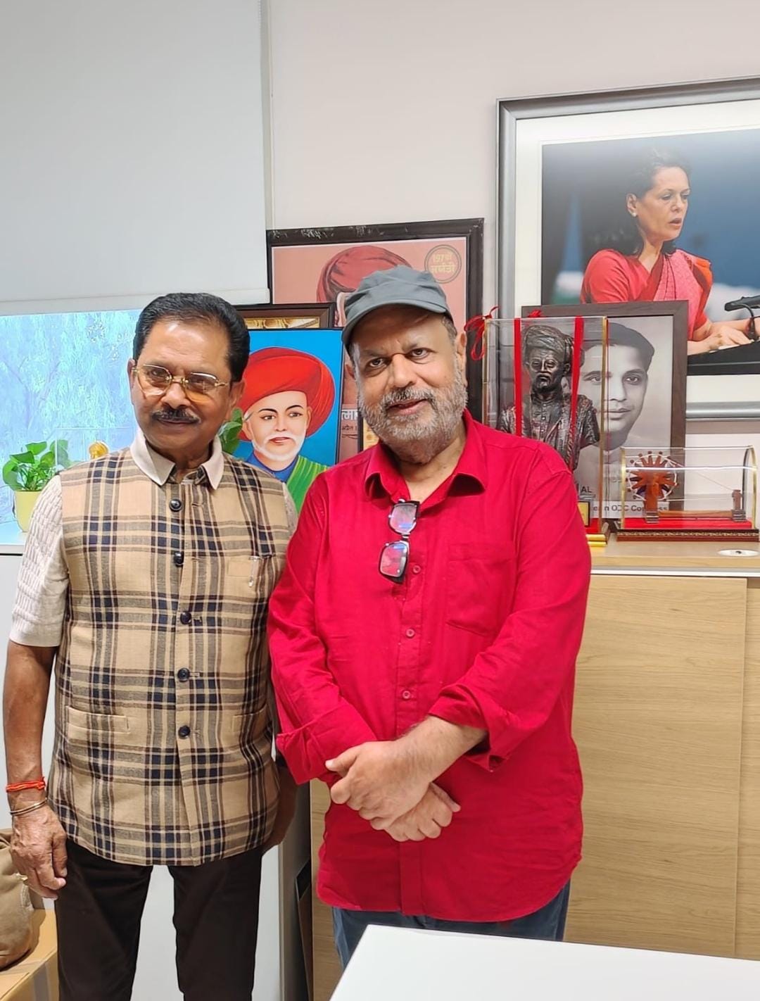 चंदवा में जल्द होगी OBC विचार मंच की आमसभा, तैयारियां शुरू; धीरज साहू ने डॉ. अनिल जय हिंद से की मुलाकात 1 WhatsApp Image 2026 08 31 at 7.45.19 PM