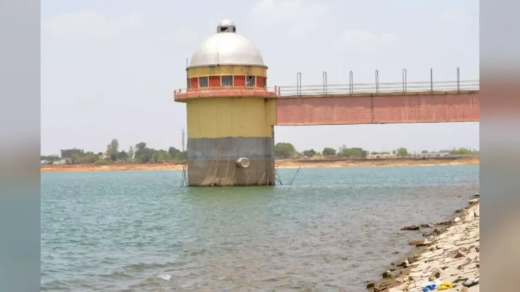 झारखंड विधानसभा के कर्मी ने धुर्वा डैम में कूदकर की आत्महत्या, गाड़ी-चप्पल से हुई पहचान