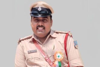 जमशेदपुर ACB की बड़ी कार्रवाई, 15 हजार रिश्वत लेते बंदगांव थाना प्रभारी मनीष कुमार गिरफ्तार