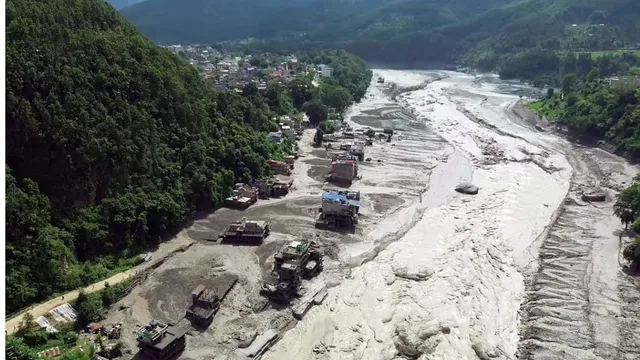 नेपाल में आई बाढ़ से बिहार में हाई अलर्ट, बेतिया-मोतिहारी सहित 8 जिलों में भारी आफत!