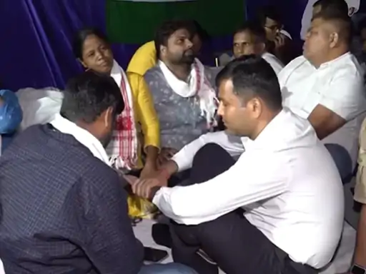 JPSC छात्र आंदोलनः सरकार सिर्फ छात्रों से बातचीत को तैयार, वकील और पत्रकार को शामिल करने पर अड़े छात्र, 11 की जगह सिर्फ 5 नाम मांगे 1 news 1786064790