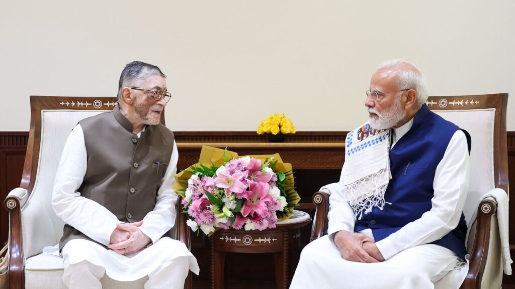 झारखंड के राज्यपाल संतोष गंगवार ने प्रधानमंत्री नरेंद्र मोदी से की मुलाकात, झारखंड के वर्तमान स्थिति की जानकारी दी
