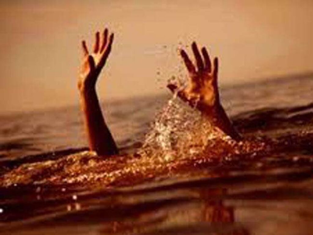 स्कूल में प्रार्थना के बाद चारदीवारी फांदकर भागा छात्र, कुएं में डूबने से हुई मौत