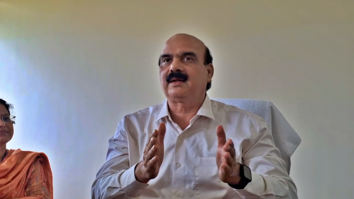 नीलांबर-पीतांबर विश्वविद्यालय के कुलपति डॉ. दिनेश कुमार सिंह पर राज्यपाल संतोष गंगवार की बड़ी कार्रवाई, वित्तीय और प्रशासनिक अधिकार पर अगले आदेश तक लगाई रोक