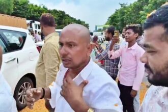 मंत्री निशांत कुमार के स्वागत के दौरान मची अफरातफरी, JDU नेता के गले से 7 लाख की चेन गायब