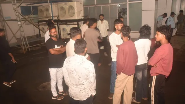 सरायकेला में पुलिस मुखबिरी के शक में मारी गोली, युवक गंभीर हालत में अस्पताल में भर्ती