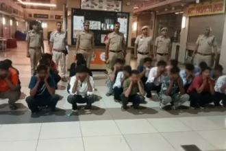 गुरुग्राम में 18 स्पा सेंटरों पर छापेमारी, चल रहा था गंदा काम, 30 मसाजगर्ल और 20 पुरुष पकड़े गए