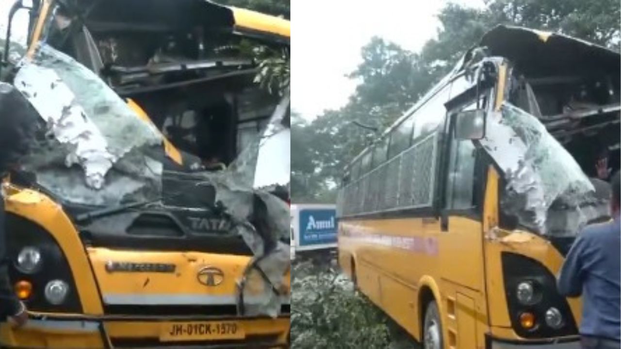 रांची में स्कूल की बस पर गिरा पेड़, बाल-बाल बची बच्चों की जान